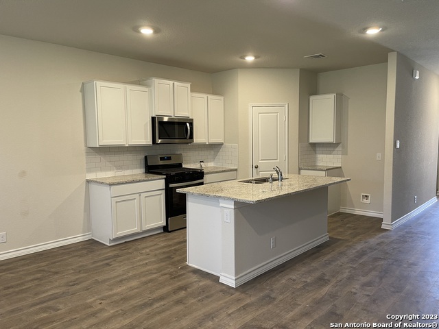 Listing photo id 0 for 5107 Gully Way