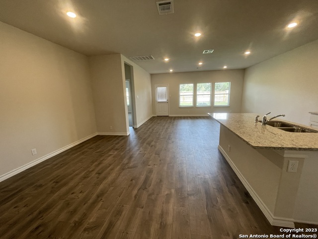 Listing photo id 1 for 5107 Gully Way