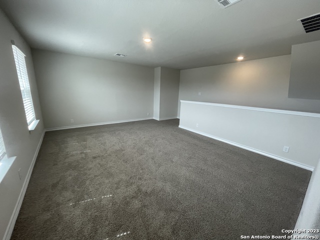 Listing photo id 4 for 5107 Gully Way