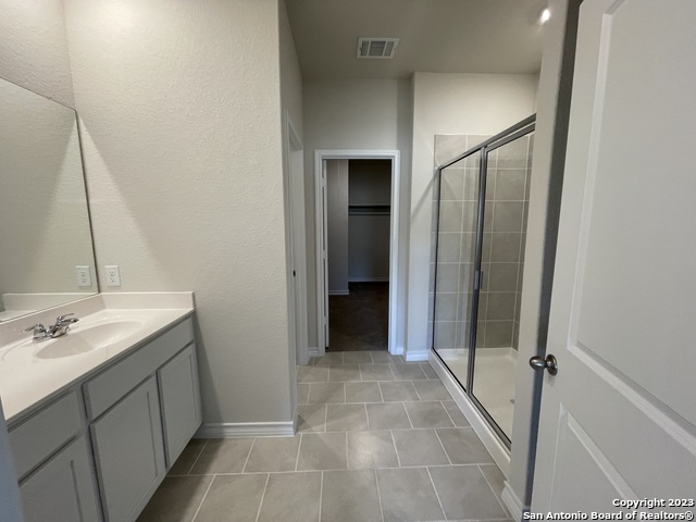 Listing photo id 7 for 5107 Gully Way