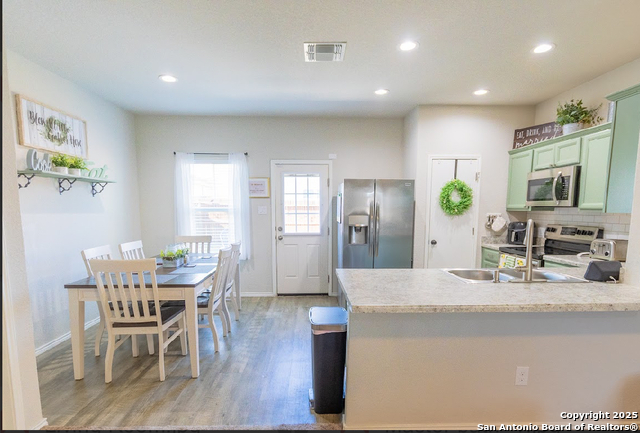 Image 10 of 21 For 9023 Alvarado Bend