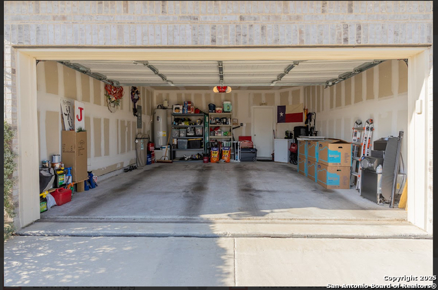 Image 19 of 21 For 9023 Alvarado Bend