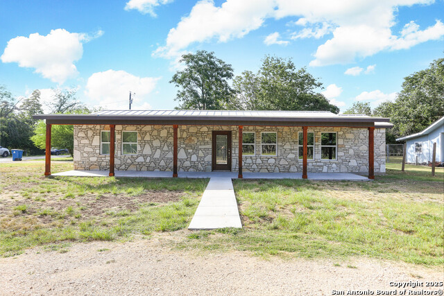 Details for 518 Pecan St, Bandera, TX 78003
