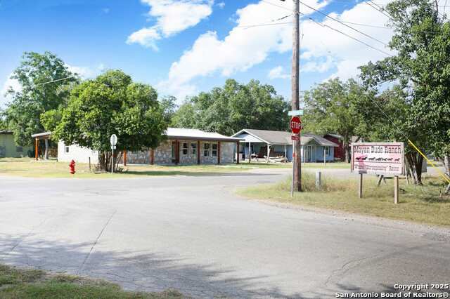 Image 21 of 22 For 518 Pecan St