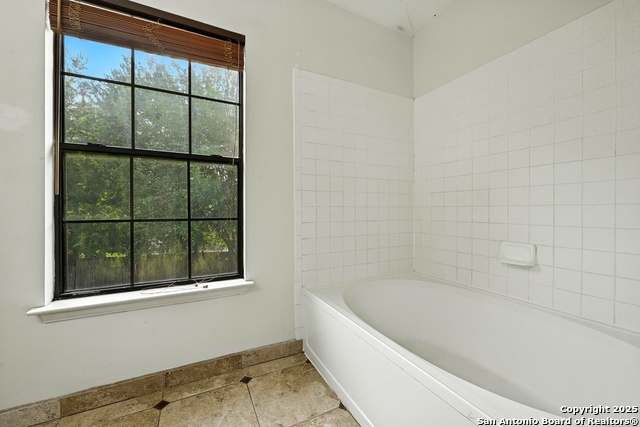 Image 39 of 44 For 481 Whispering Hlw