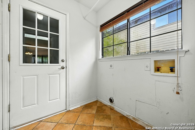 Image 40 of 44 For 481 Whispering Hlw