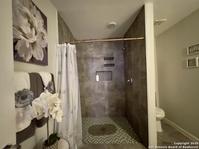 Image 12 of 25 For 871 Gillette