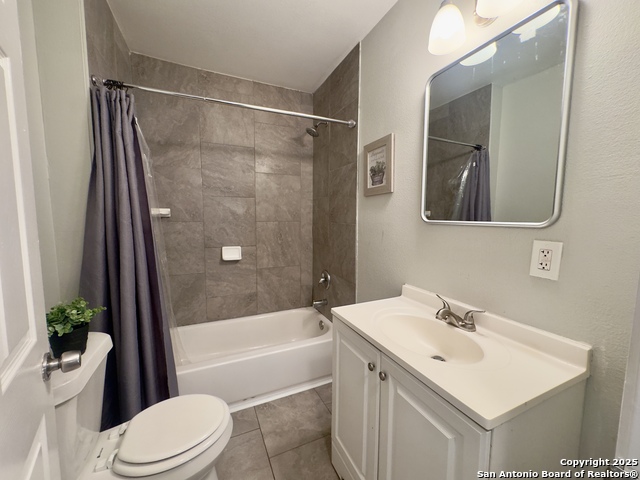 Image 15 of 25 For 871 Gillette