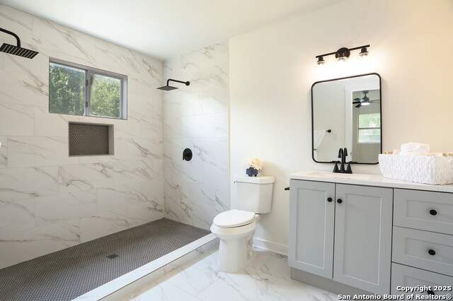 Listing photo id 10 for 618 Canton