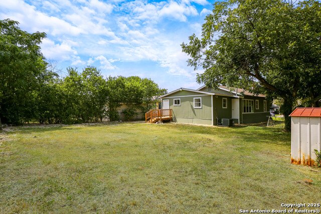 Listing photo id 16 for 618 Canton