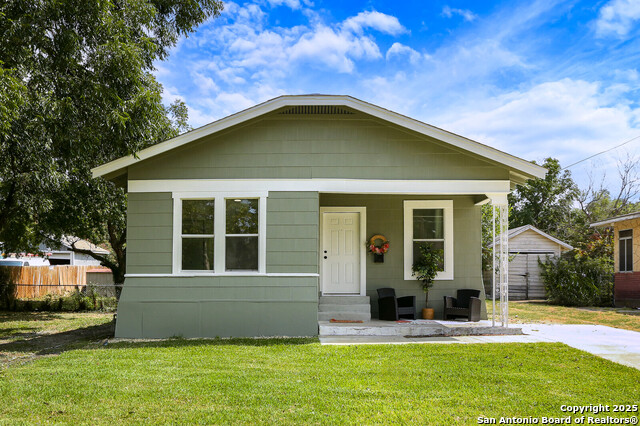 Listing photo id 0 for 618 Canton