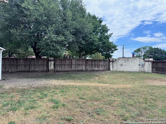Image 27 of 30 For 4918 Crestwood Hill