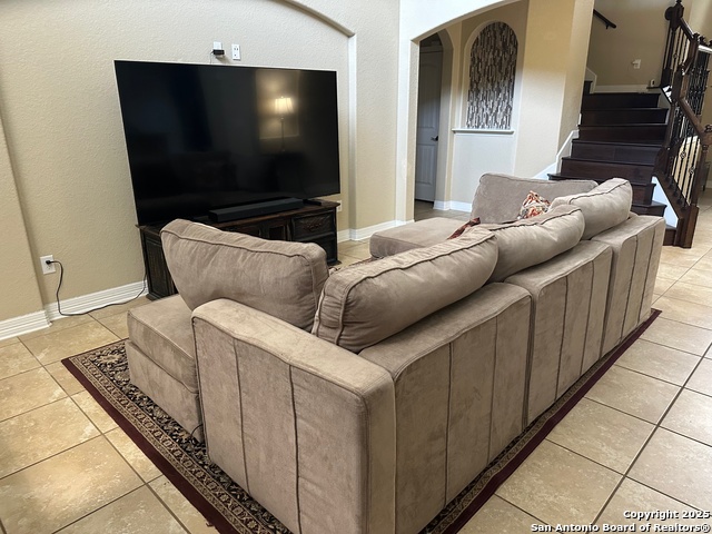 Image 2 of 15 For 8523 Kallison Arbor