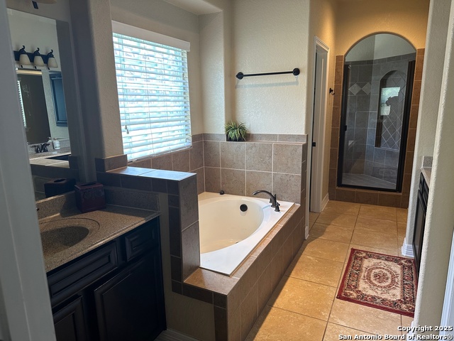 Image 9 of 15 For 8523 Kallison Arbor