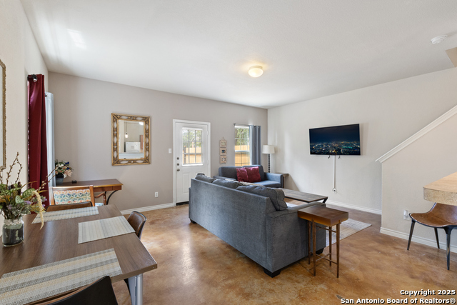 Image 10 of 20 For 7807 Kingsbury Wood  2