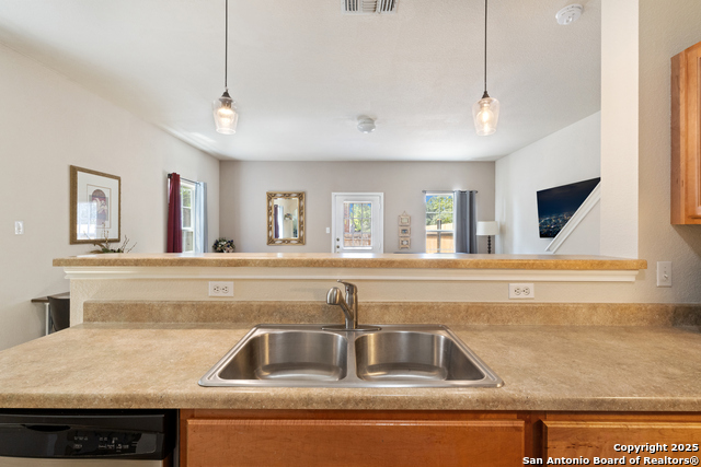 Image 7 of 20 For 7807 Kingsbury Wood  2
