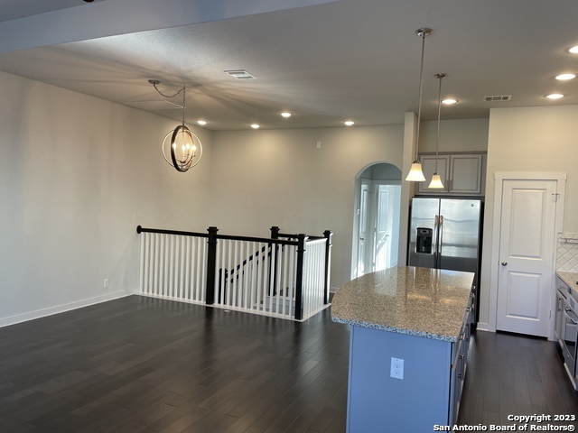 Listing photo id 10 for 7914 Roanoke 18