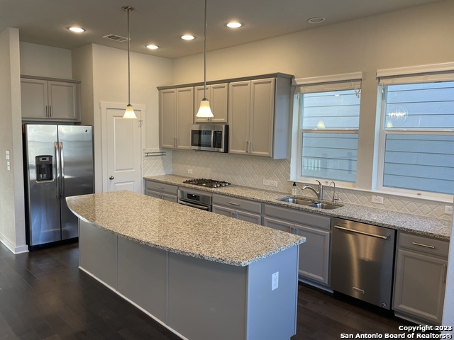 Listing photo id 11 for 7914 Roanoke 18