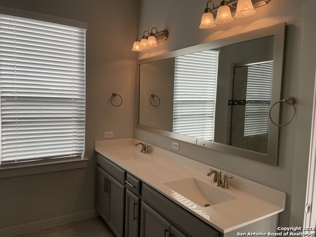 Listing photo id 19 for 7914 Roanoke 18