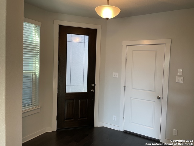 Listing photo id 2 for 7914 Roanoke 18