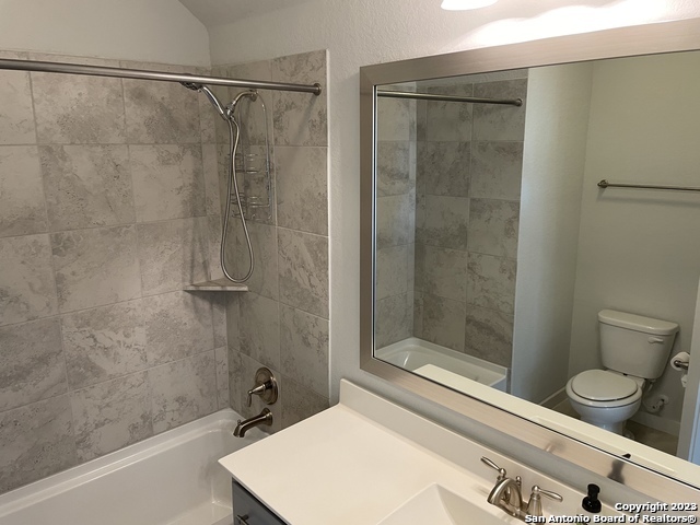 Listing photo id 6 for 7914 Roanoke 18
