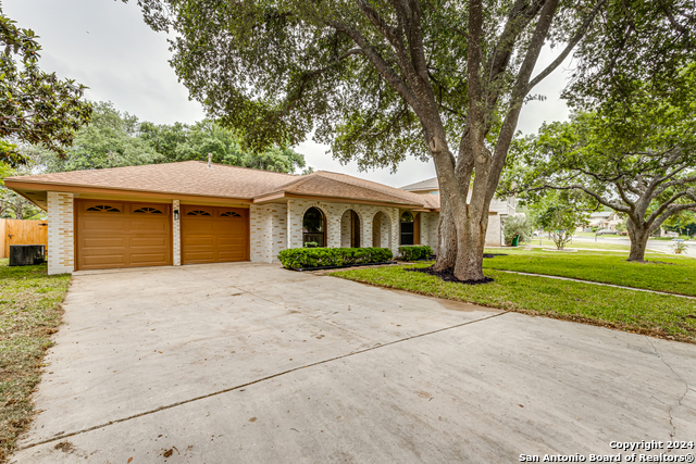 Image 4 of 44 For 15814 Blue Creek