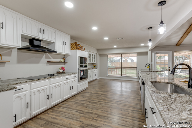 Image 9 of 44 For 15814 Blue Creek