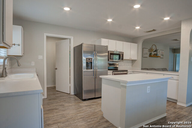 Image 12 of 30 For 8506 Pioneer Gold