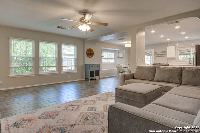 Image 9 of 30 For 8506 Pioneer Gold