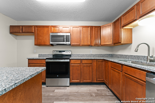 Image 9 of 19 For 8004 Laurel  