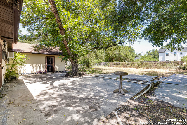 Image 4 of 27 For 1409 Kentucky