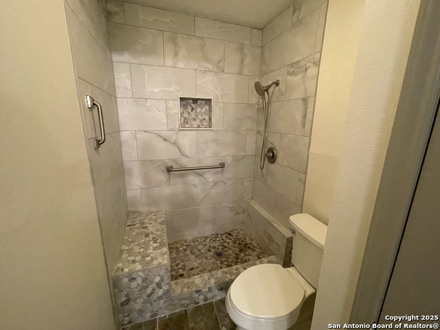 Image 11 of 20 For 13219 Larkway
