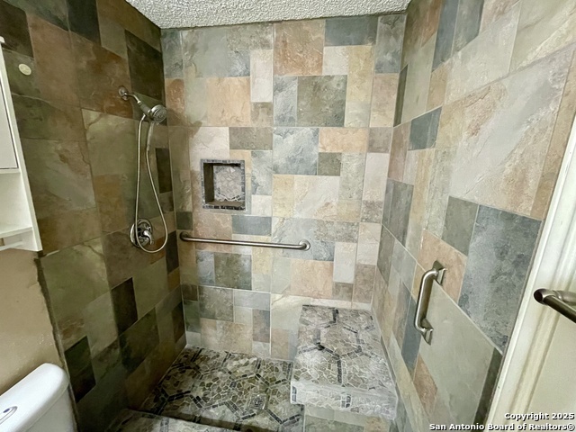 Image 15 of 20 For 13219 Larkway