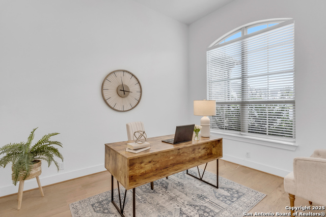 Image 10 of 22 For 2145 Glendon