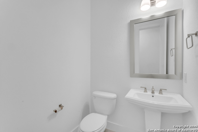 Image 13 of 22 For 2145 Glendon
