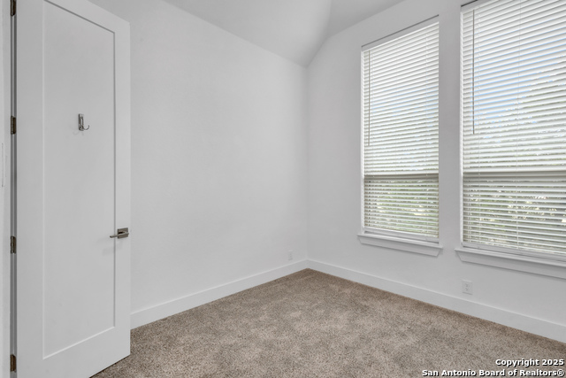 Image 18 of 22 For 2145 Glendon