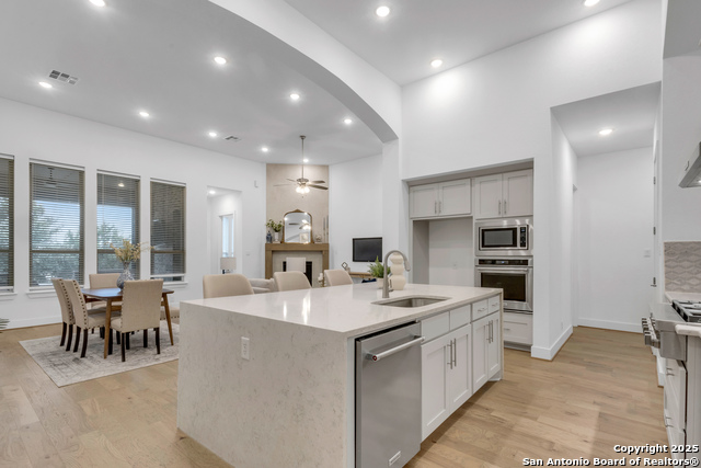 Image 7 of 22 For 2145 Glendon