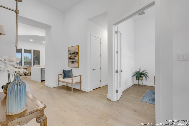 Image 9 of 22 For 2145 Glendon