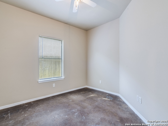 Image 17 of 22 For 5723 Golf Heights