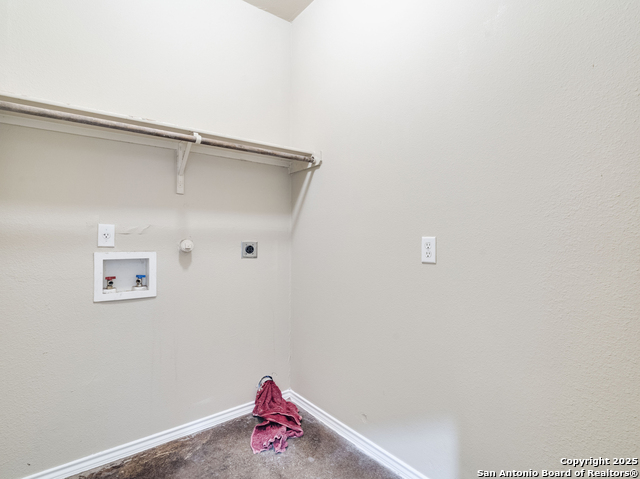 Image 20 of 22 For 5723 Golf Heights