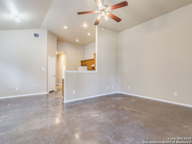 Image 5 of 22 For 5723 Golf Heights