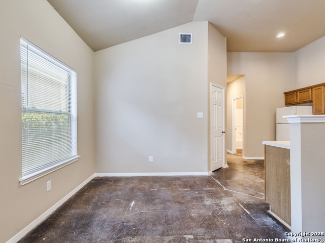 Image 8 of 22 For 5723 Golf Heights