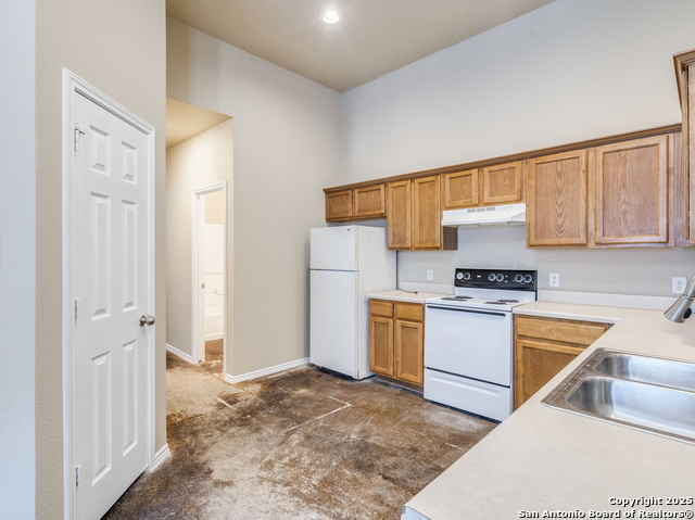 Image 9 of 22 For 5723 Golf Heights