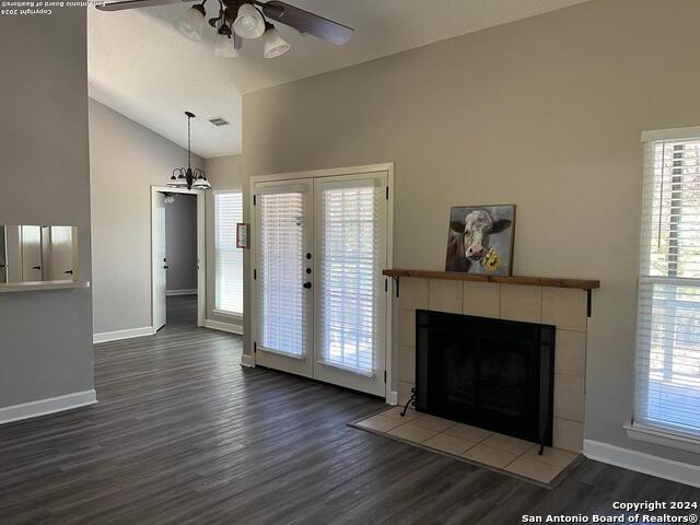 Image 4 of 20 For 221 Doeskin Dr