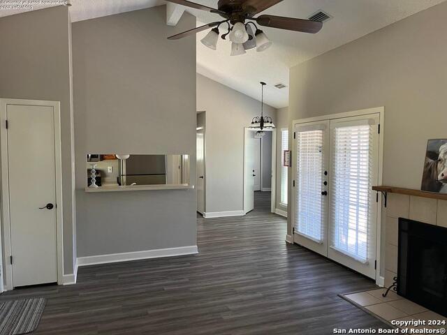 Image 5 of 20 For 221 Doeskin Dr