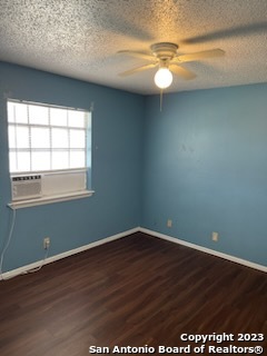 Image 7 of 14 For 218 Bexar Dr