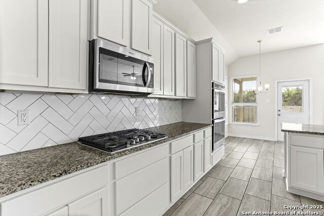 Listing photo id 12 for 29738 Wackford