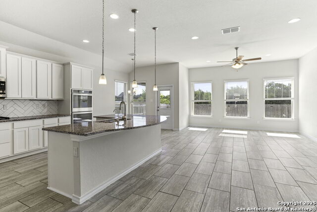 Listing photo id 16 for 29738 Wackford