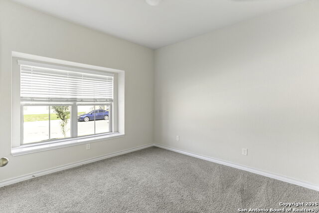 Listing photo id 5 for 29738 Wackford