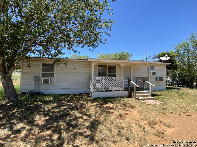Details for 204 Campbell, Jourdanton, TX 78026